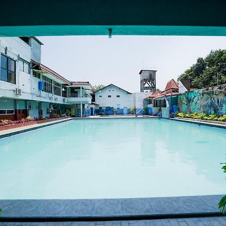 Oyo 1652 Hotel Tampiarto Probolinggo Zewnętrze zdjęcie